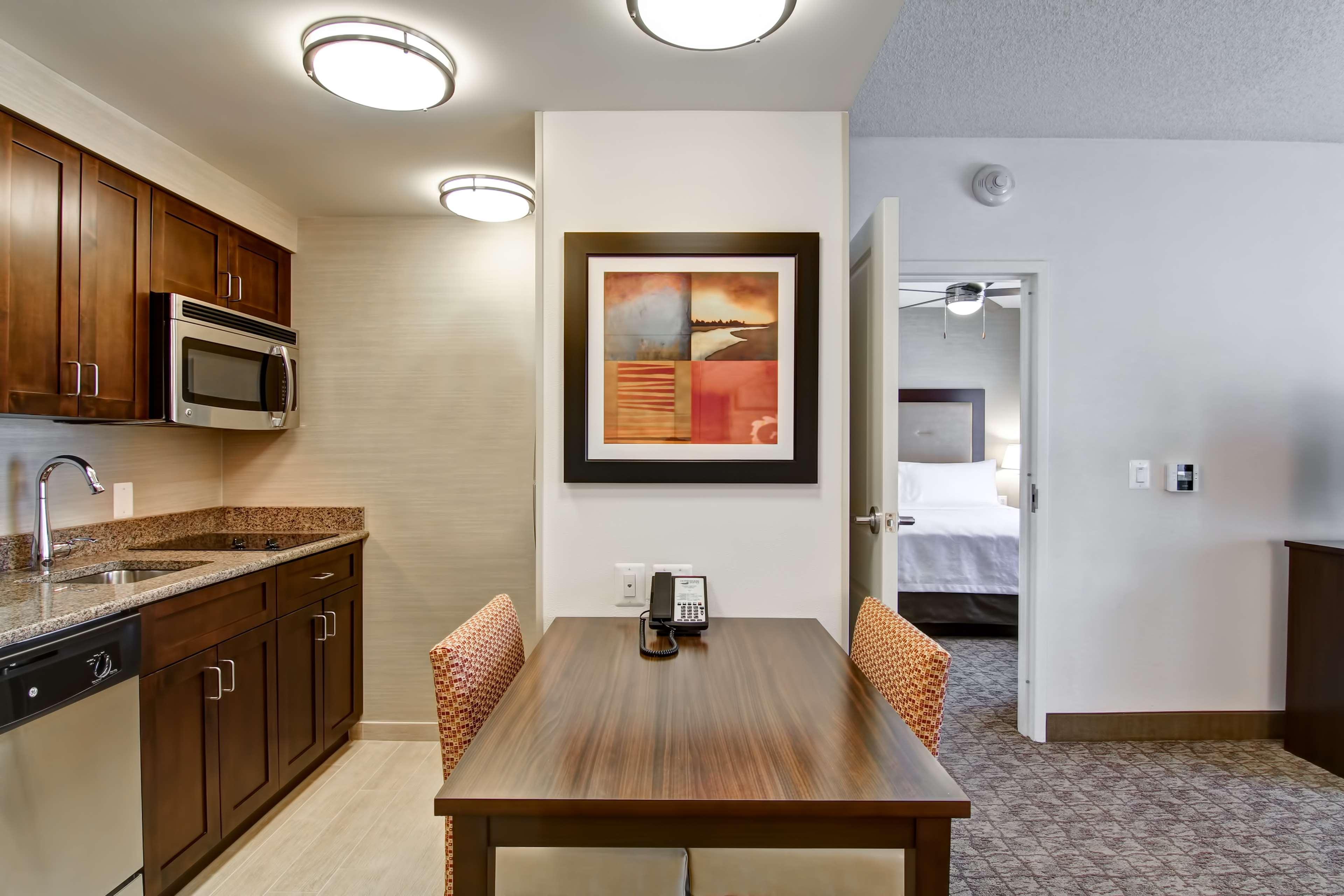 Homewood Suites By Hilton Woodbridge Exteriér fotografie