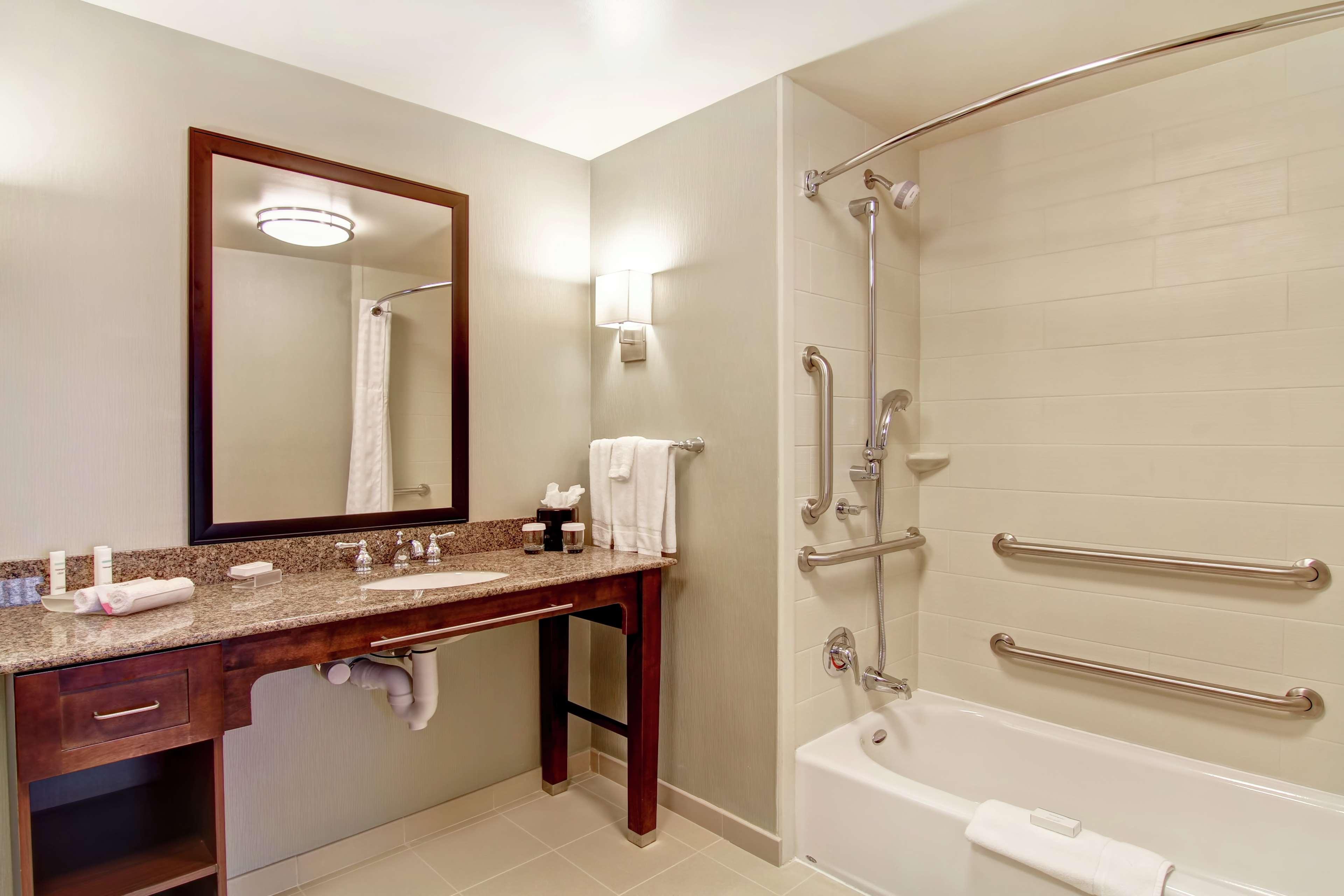 Homewood Suites By Hilton Woodbridge Exteriér fotografie