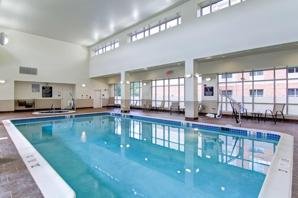 Homewood Suites By Hilton Woodbridge Exteriér fotografie