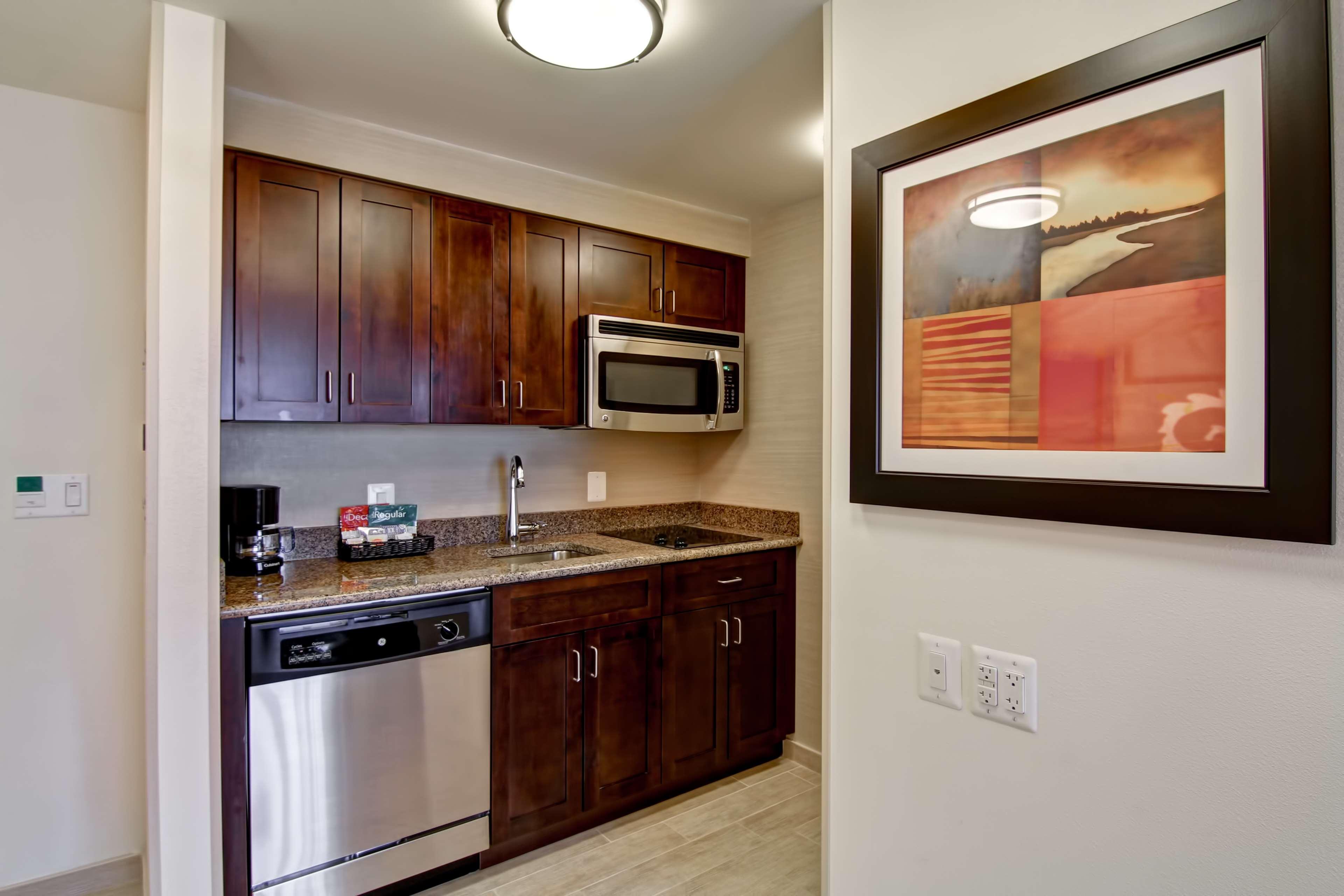 Homewood Suites By Hilton Woodbridge Exteriér fotografie