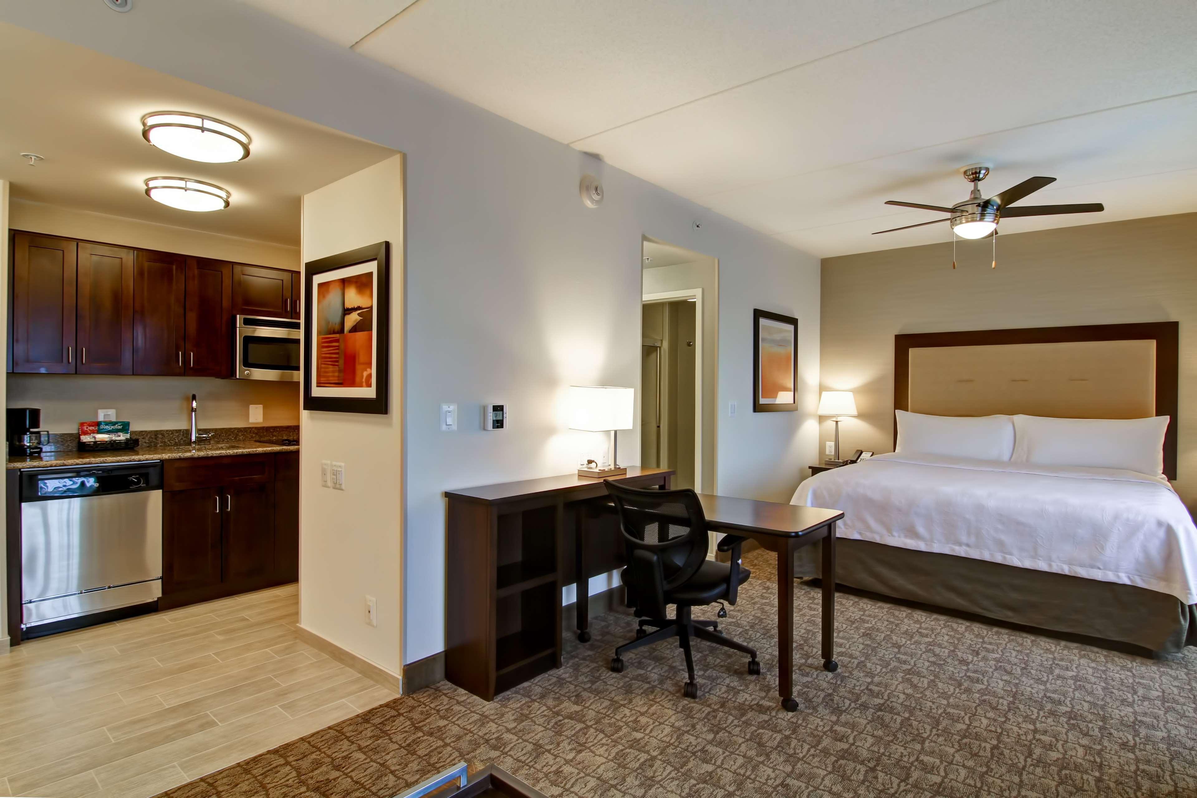 Homewood Suites By Hilton Woodbridge Exteriér fotografie