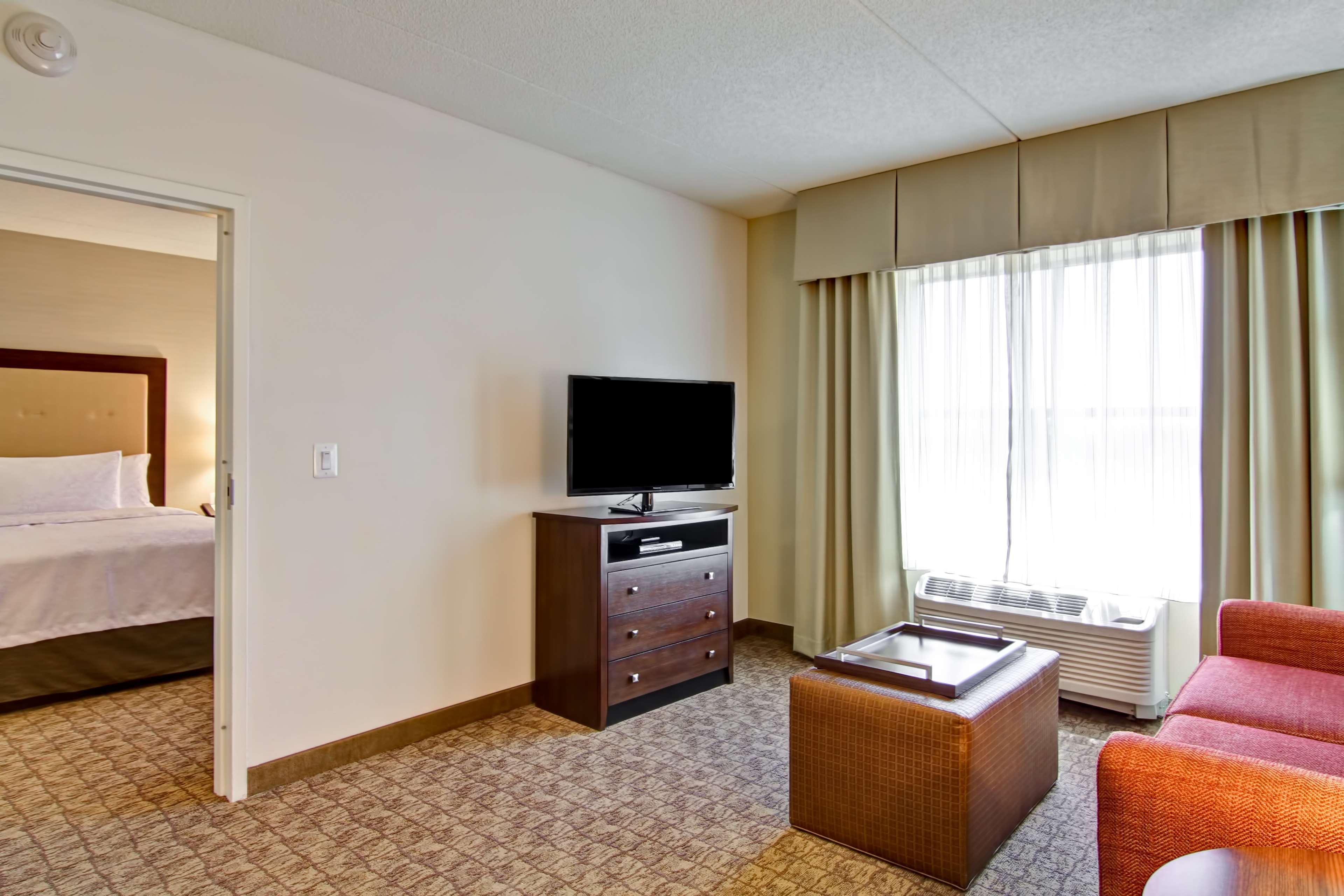 Homewood Suites By Hilton Woodbridge Exteriér fotografie