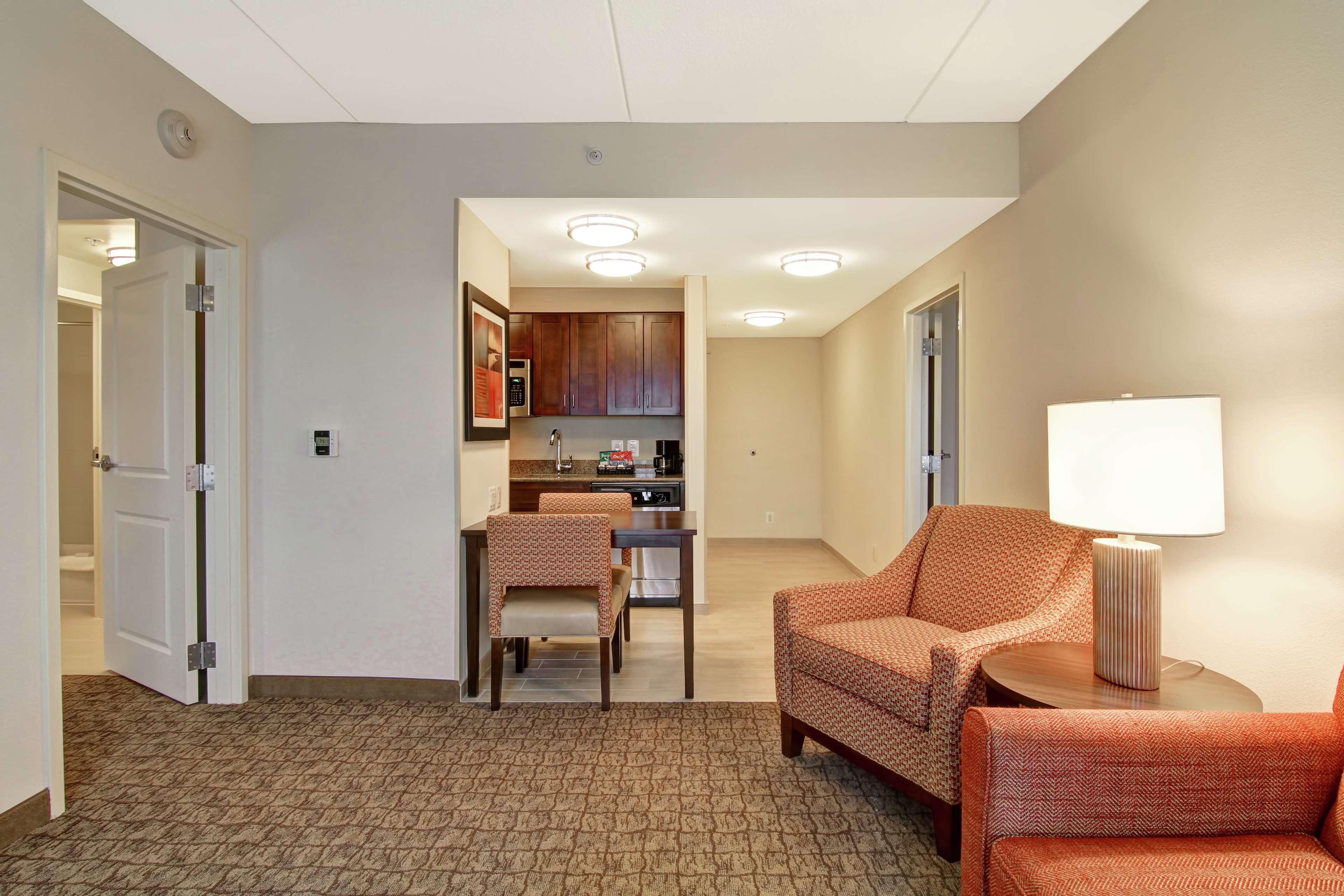 Homewood Suites By Hilton Woodbridge Exteriér fotografie