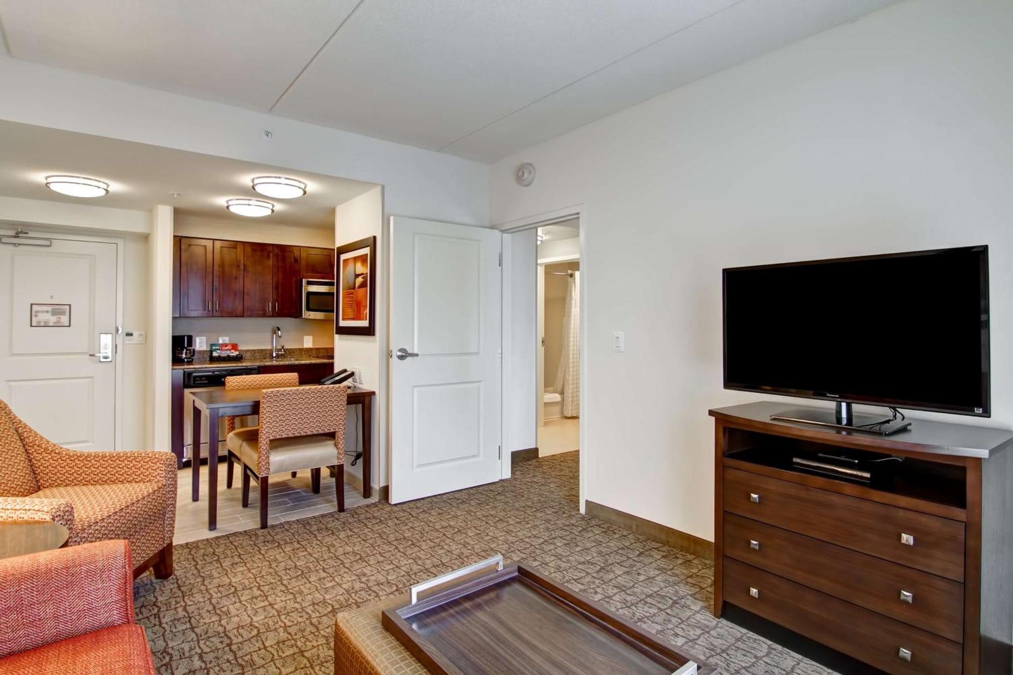 Homewood Suites By Hilton Woodbridge Exteriér fotografie